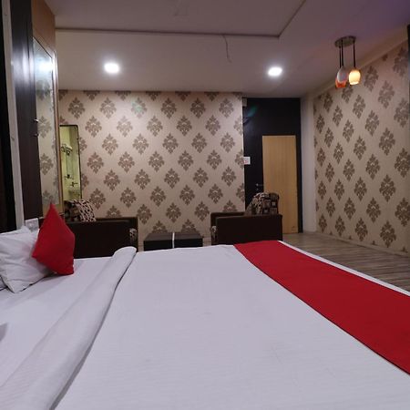 Hotel O Shri Sai Niwara Lodge Dhule Eksteriør bilde